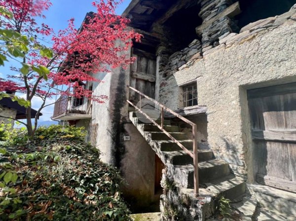 casa semindipendente in vendita a Monastero di Lanzo in zona Cresto