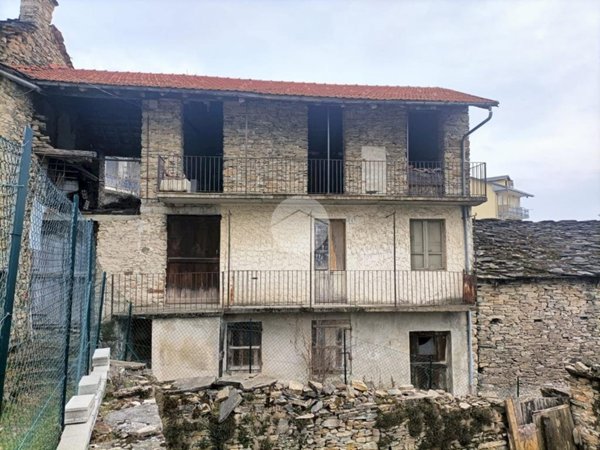 casa indipendente in vendita a Monastero di Lanzo in zona Chiaves