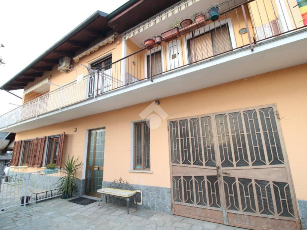 casa indipendente in vendita a Moncalieri in zona Testona