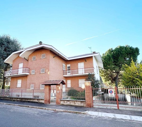 casa indipendente in vendita a Moncalieri