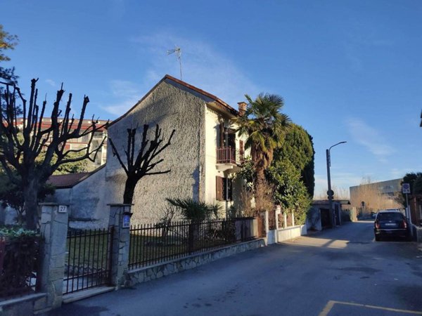casa indipendente in vendita a Moncalieri