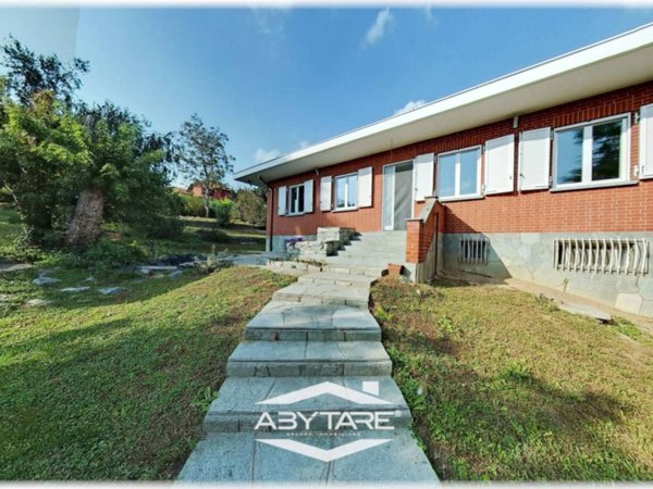 casa indipendente in vendita a Moncalieri in zona Testona