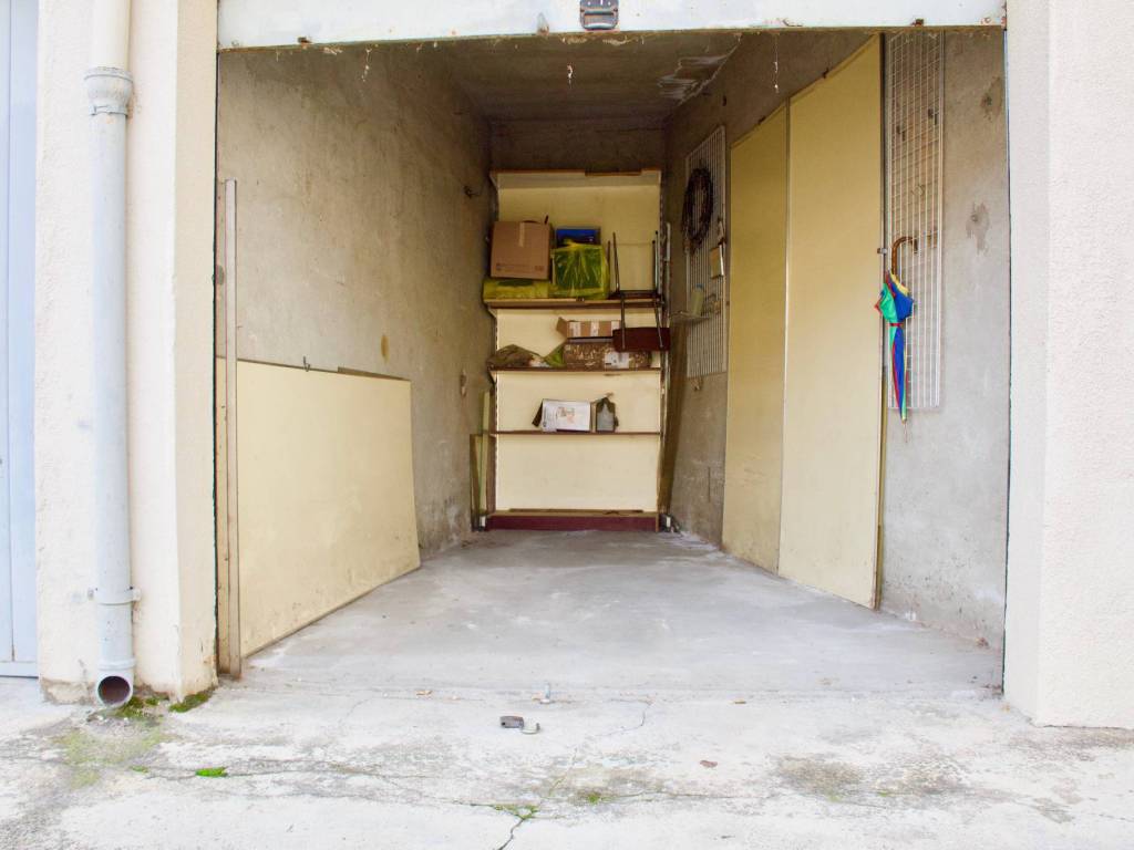 locale di sgombero in vendita a Moncalieri