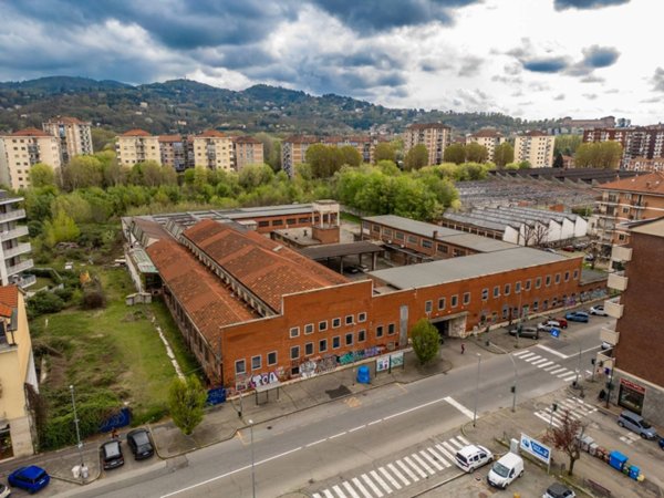 capannone in vendita a Moncalieri in zona Borgo San Pietro