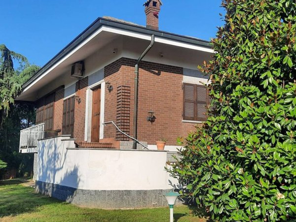 casa indipendente in vendita a Moncalieri in zona Testona