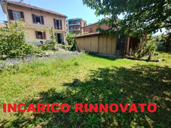 casa indipendente in vendita a Moncalieri in zona Revigliasco