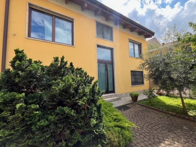 casa indipendente in vendita a Moncalieri