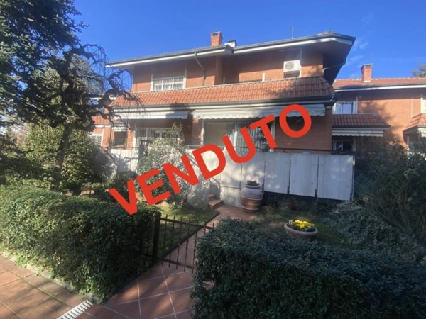 casa indipendente in vendita a Moncalieri in zona Testona