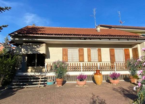 casa indipendente in vendita a Moncalieri