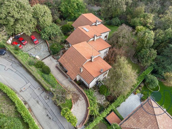 casa indipendente in vendita a Moncalieri in zona Revigliasco