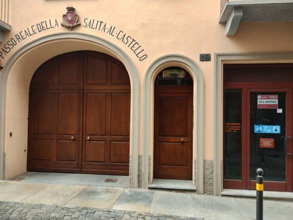 negozio in vendita a Moncalieri