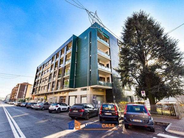 negozio in vendita a Moncalieri