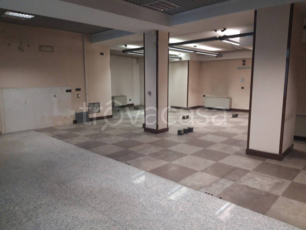 negozio in vendita a Moncalieri