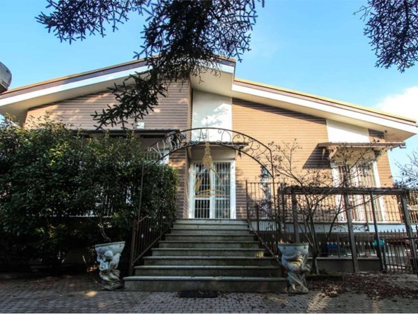 casa indipendente in vendita a Moncalieri