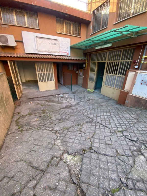 locale di sgombero in vendita a Moncalieri