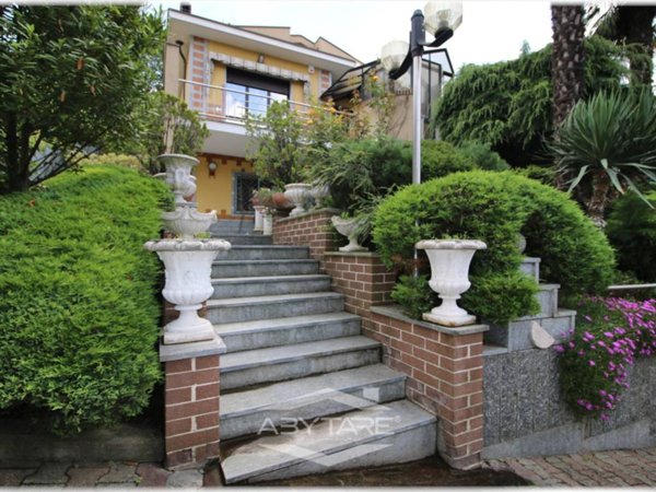 casa indipendente in vendita a Moncalieri