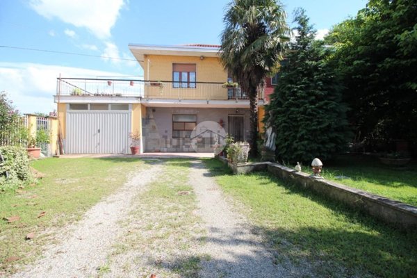 casa indipendente in vendita a Moncalieri