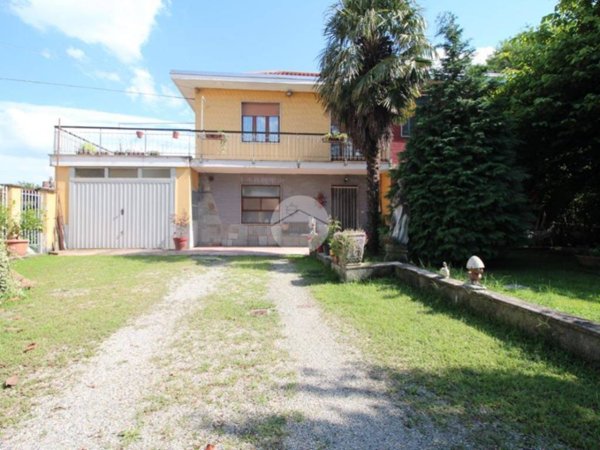 casa indipendente in vendita a Moncalieri