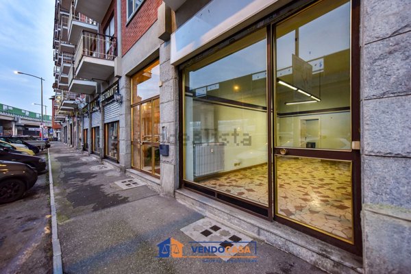 locale commerciale in vendita a Moncalieri