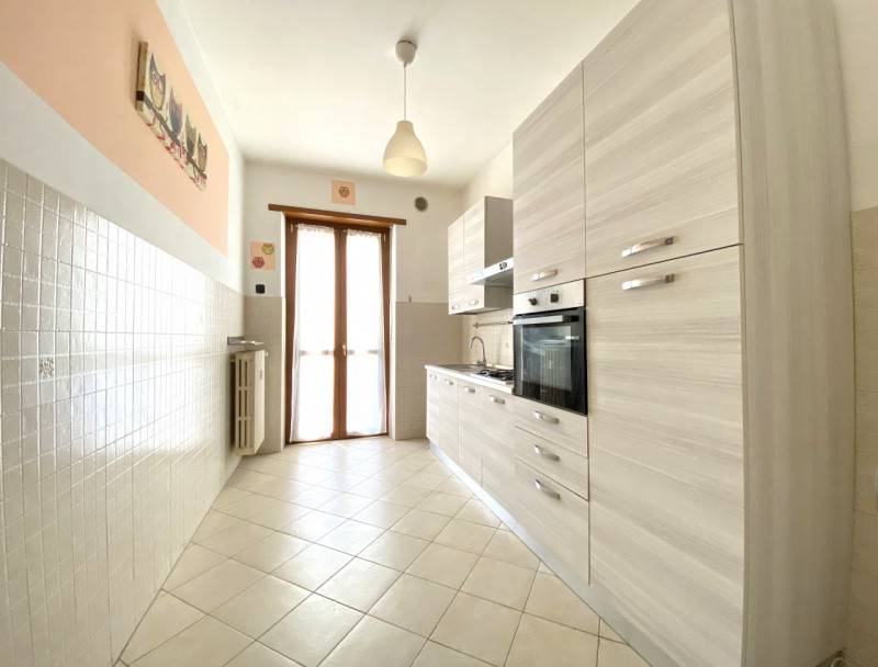 appartamento in vendita a Moncalieri in zona Borgo San Pietro