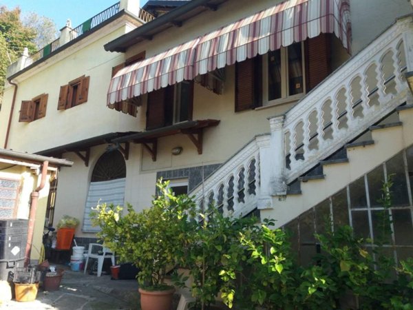casa indipendente in vendita a Moncalieri in zona Revigliasco