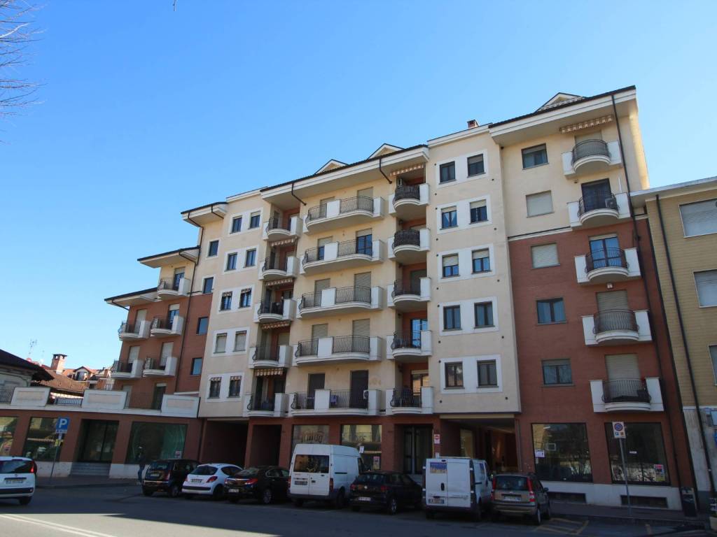 appartamento in vendita a Moncalieri in zona Barauda