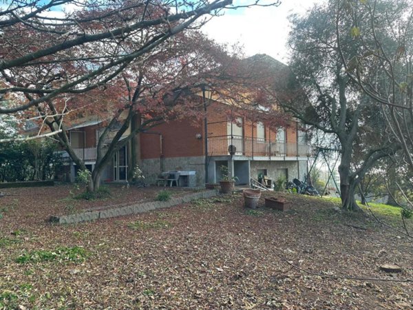 casa indipendente in vendita a Moncalieri in zona Revigliasco