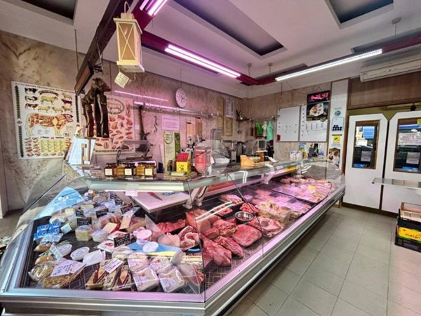negozio in vendita a Moncalieri