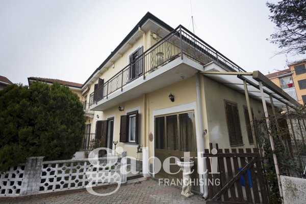 casa indipendente in vendita a Moncalieri