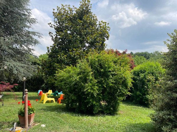 casa indipendente in vendita a Moncalieri in zona Revigliasco