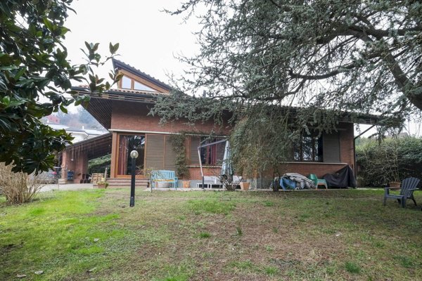 casa indipendente in vendita a Moncalieri in zona Revigliasco