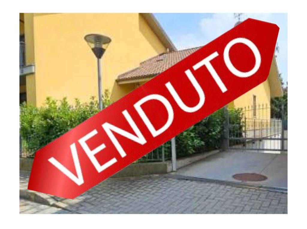 casa indipendente in vendita a Moncalieri in zona Barauda