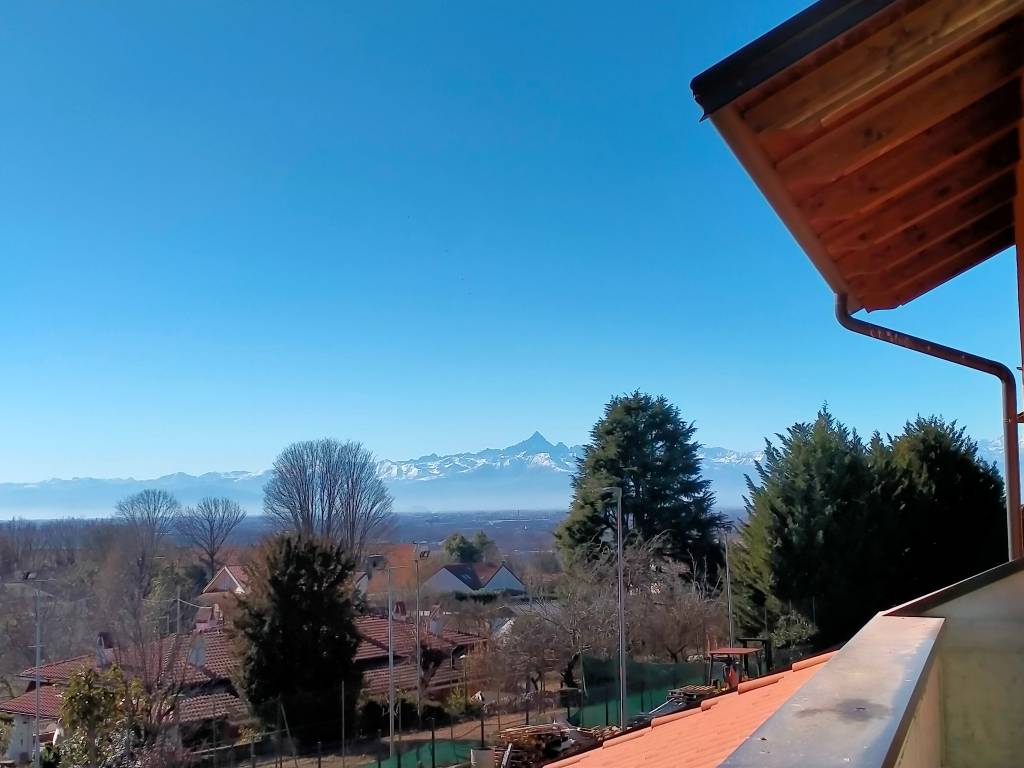 casa indipendente in vendita a Moncalieri in zona Testona