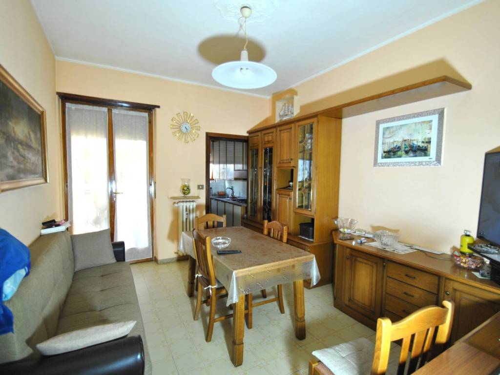 appartamento in vendita a Moncalieri in zona Borgo San Pietro