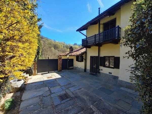 casa indipendente in vendita a Moncalieri in zona Testona