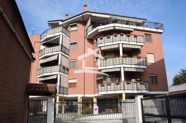 negozio in vendita a Moncalieri in zona Testona