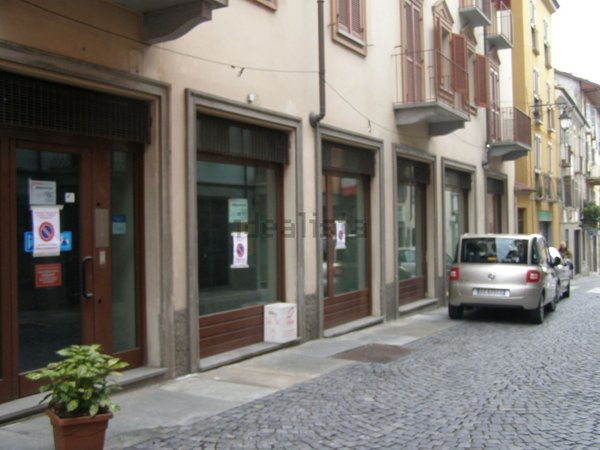 locale commerciale in vendita a Moncalieri