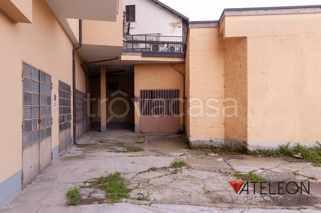 locale di sgombero in vendita a Moncalieri