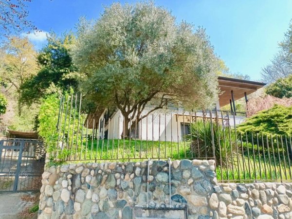 casa indipendente in vendita a Moncalieri in zona Boccia d'Oro