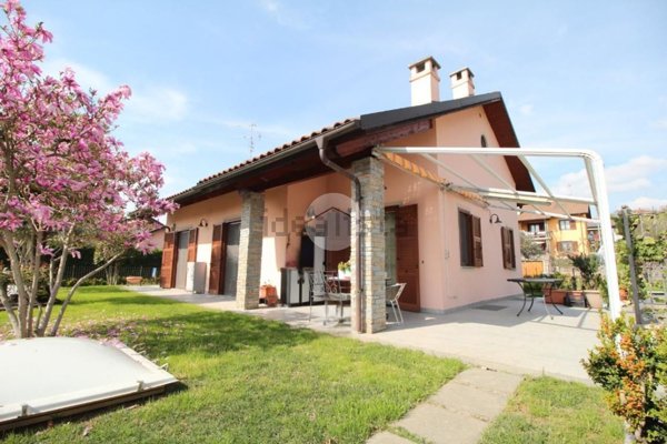 casa indipendente in vendita a Moncalieri in zona Testona