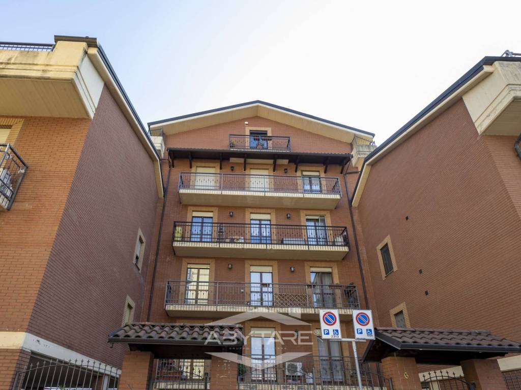 appartamento in vendita a Moncalieri in zona Borgo San Pietro