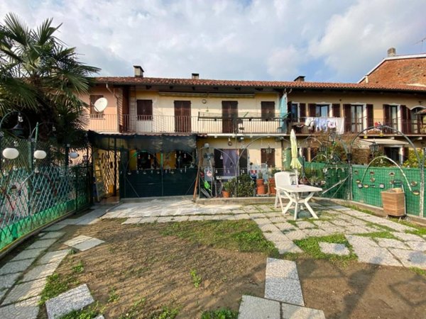 casa indipendente in vendita a Moncalieri in zona Revigliasco