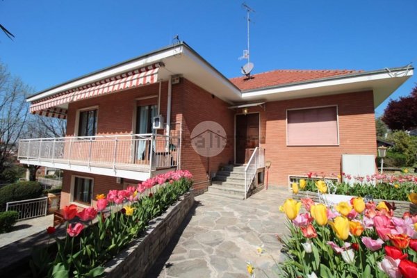 casa indipendente in vendita a Moncalieri in zona Testona