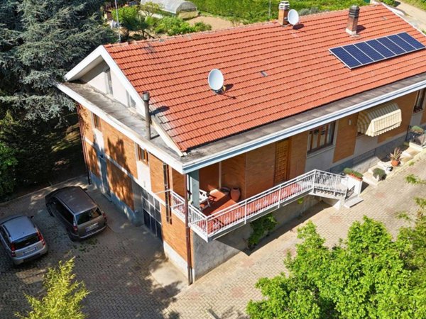 casa indipendente in vendita a Moncalieri in zona Revigliasco