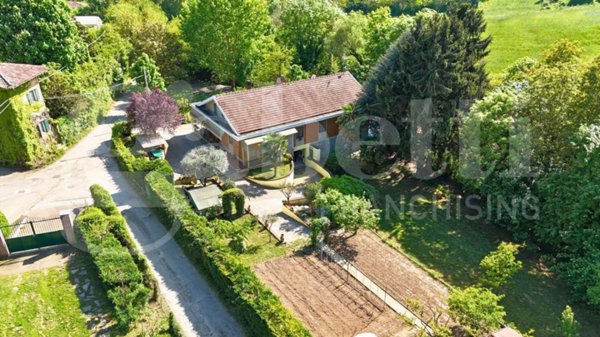 casa indipendente in vendita a Moncalieri in zona Revigliasco