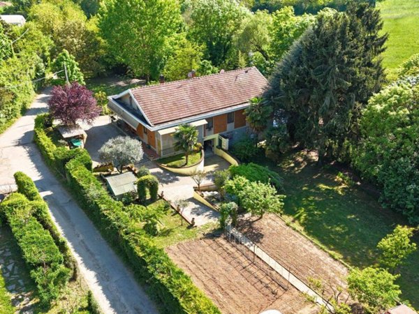 casa indipendente in vendita a Moncalieri in zona Revigliasco