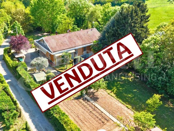 casa indipendente in vendita a Moncalieri in zona Revigliasco