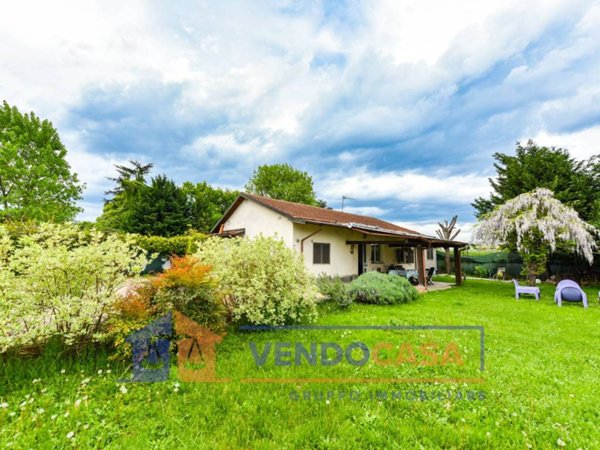 casa indipendente in vendita a Moncalieri in zona Tetti Piatti