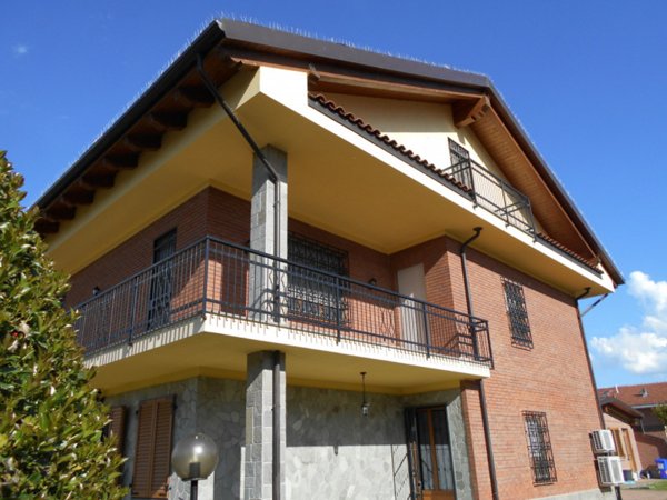 casa indipendente in vendita a Moncalieri in zona Barauda