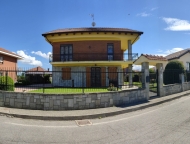 casa indipendente in vendita a Moncalieri